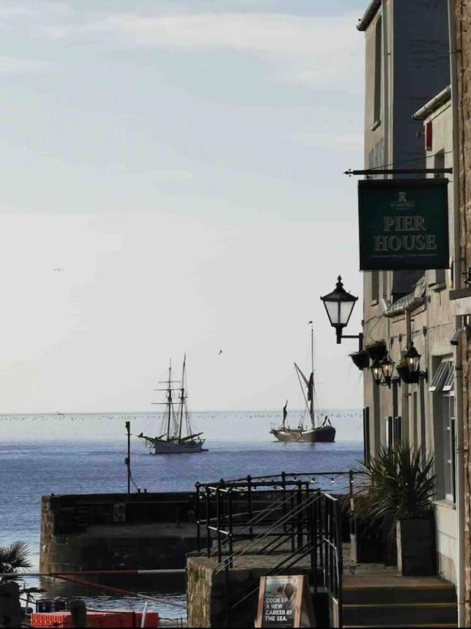 Stunning Yacht Sea Lion In Charlestown Harbour, Cornwall Hotel ภายนอก รูปภาพ